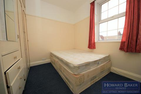 3 bedroom maisonette to rent, Watford Way, Hendon