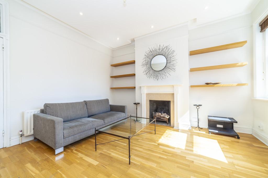 Lurline Gardens, Battersea, London, SW11 2 bed flat £2,000 pcm (£462 pw)