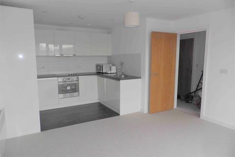 1 bedroom flat to rent, Queensway, Redhill