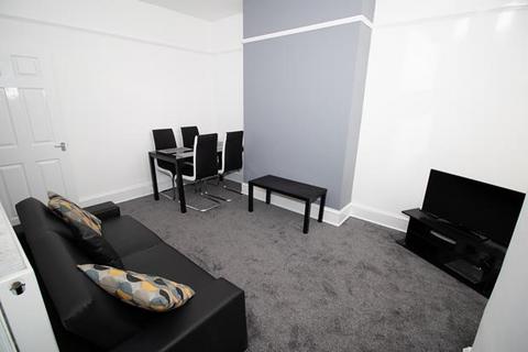 4 bedroom house share to rent, Room  4 En-suite @ 95 Catherine Street, Crewe, CW2