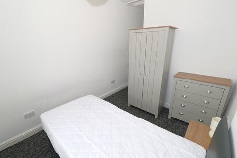 4 bedroom house share to rent, Room 4 En-suite @ 95 Catherine Street, Crewe, CW2