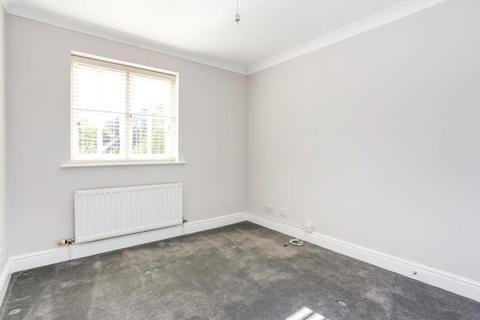 3 bedroom terraced house to rent, Guards Court, Sunningdale, Berkshire