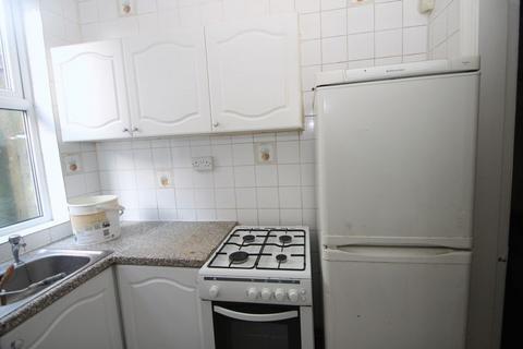 2 bedroom flat to rent, Nuthall Road, Nottingham