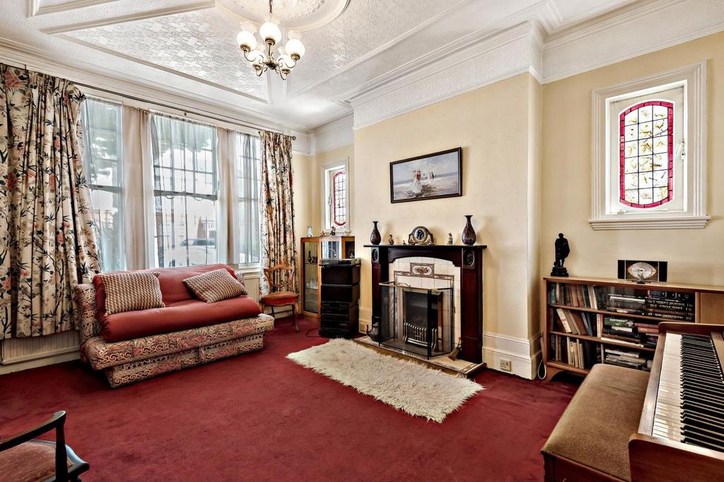 Selborne Road, Southgate 6 bed semidetached house £1,295,000