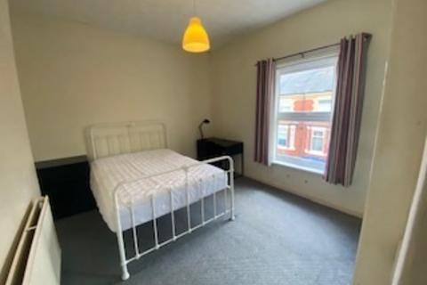 3 bedroom house share to rent, Blandford Road, Salford - 3504