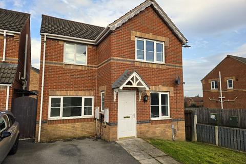 3 bedroom detached house to rent, Landscove Avenue, BD4