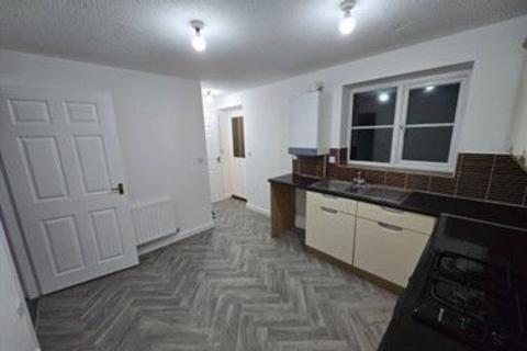 3 bedroom detached house to rent, Landscove Avenue, BD4