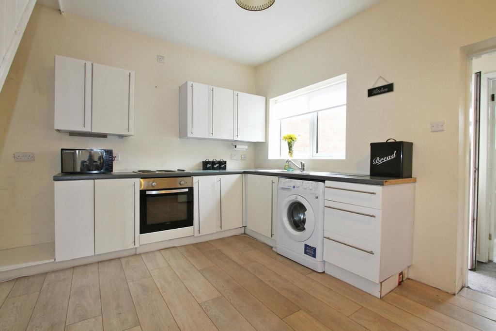 Ashton Road, Golborne, Warrington, WA3 3UN 3 bed terraced house for