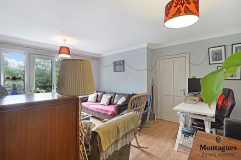 1 bedroom flat to rent, Station Road, Epping, CM16
