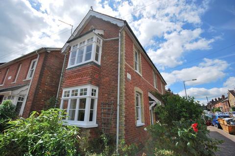 3 bedroom detached house to rent, Meadow Road, Rusthall