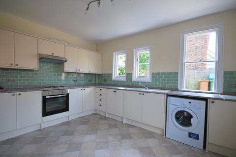 3 bedroom detached house to rent, Meadow Road, Rusthall