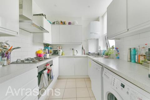 4 bedroom flat to rent, BRIXTON ROAD, OVAL