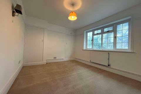 3 bedroom apartment to rent, Hereford Road, Southsea Unfurnished