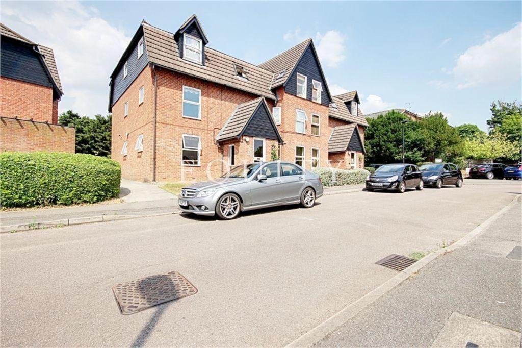 Millers Green Close, Enfield, EN2 1 bed apartment £1,000 pcm (£231 pw)