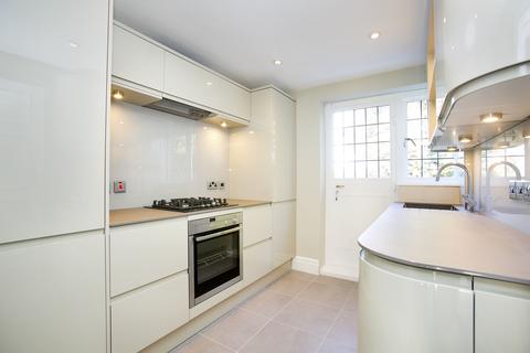 3 bedroom flat to rent, Fitzwilliam House, The Little Green, Richmond TW9