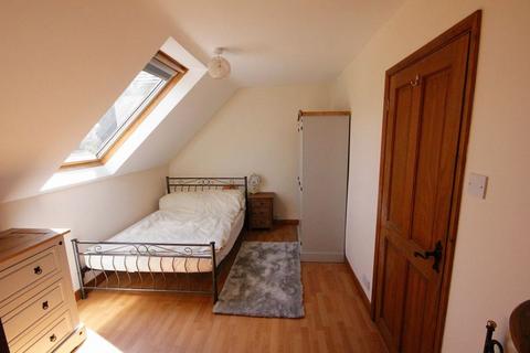 1 bedroom maisonette to rent, Half Moon Lane, Pepperstock
