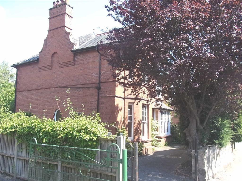 13, Ferrers Road, Oswestry, Oswestry, Shropshire, SY11 3 bed semi