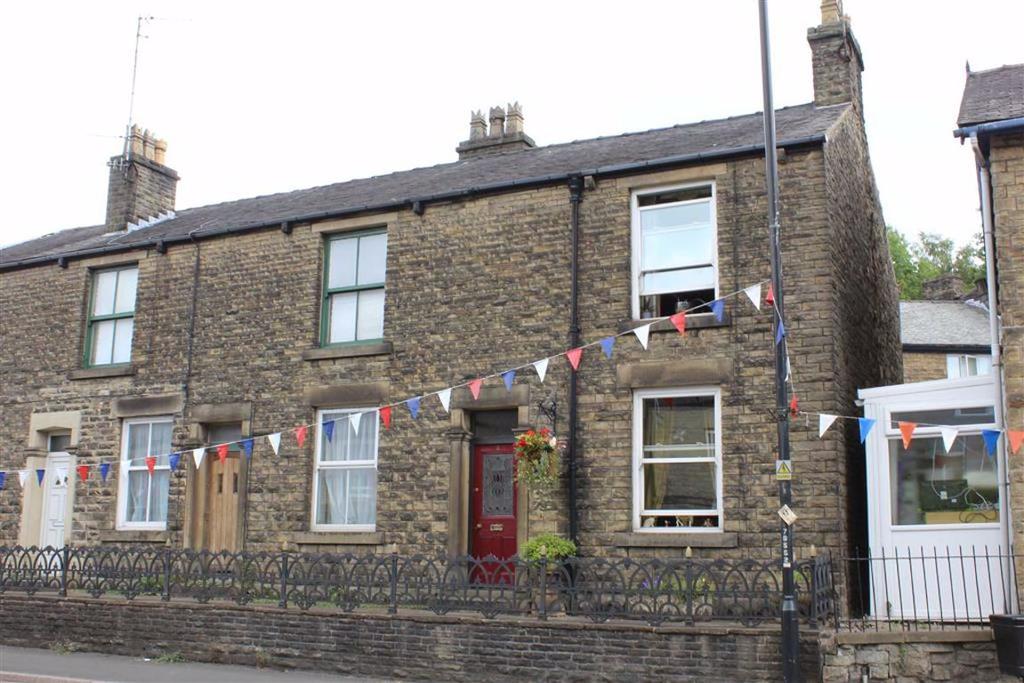 Buxton Road, Whaley Bridge, High Peak, Derbyshire 2 bed end of terrace