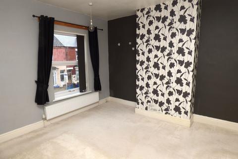 4 bedroom terraced house to rent, West End Avenue, Bentley, DN5