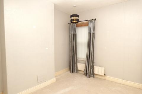 4 bedroom terraced house to rent, West End Avenue, Bentley, DN5