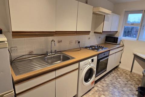 1 bedroom flat to rent, Osprey Close, Snaresbrook, E11