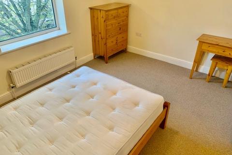 2 bedroom apartment to rent, CENTRAL, ORDNANCE ROAD