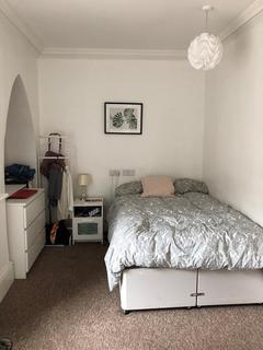 1 bedroom apartment to rent, WINCHESTER ROAD SOUTHAMPTON