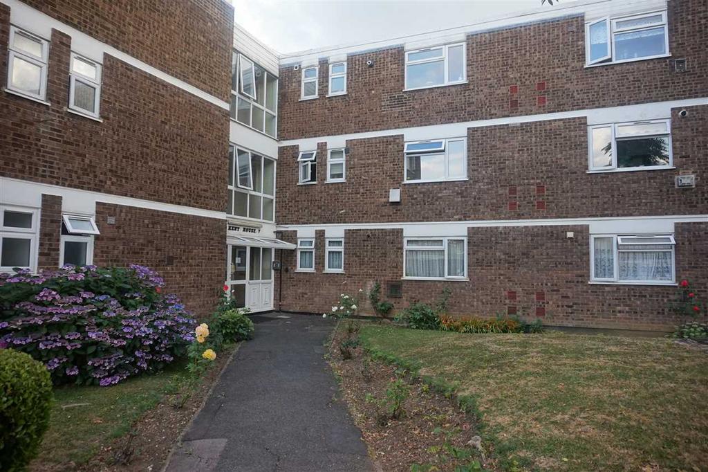 Kent House, Stratton Close, Edgware 2 bed flat £1,300 pcm (£300 pw)