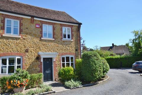 2 bedroom end of terrace house to rent, Midhurst, West Sussex