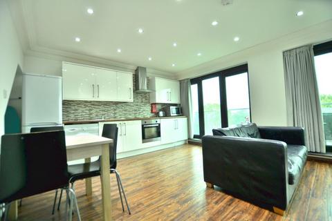 1 bedroom apartment to rent, Commercial Road, London E1