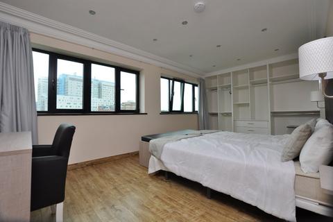 4 bedroom apartment to rent, Commercial Road, London E1