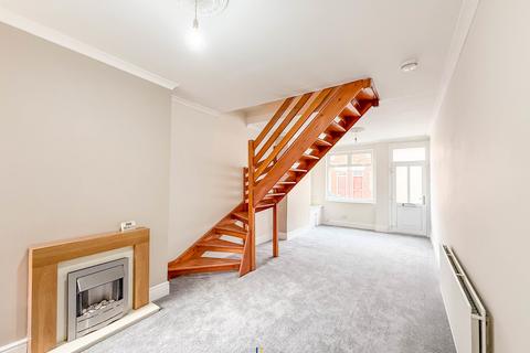2 bedroom terraced house to rent, Dunton Street, Leicester