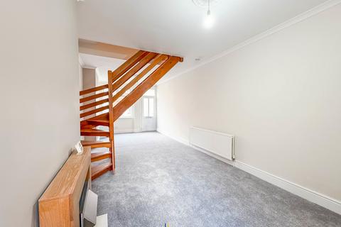 2 bedroom terraced house to rent, Dunton Street, Leicester