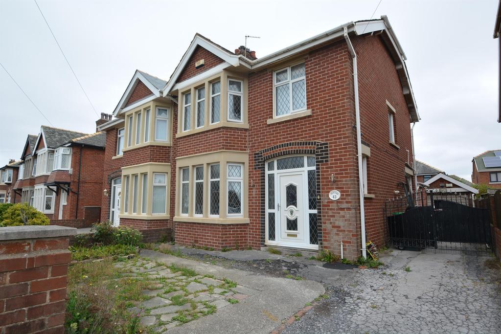 Bentinck Avenue, South Shore, Blackpool, FY4 1SB 3 bed semidetached