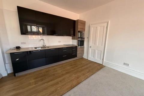 2 bedroom flat to rent, Portway,  Wanatge,  OX12
