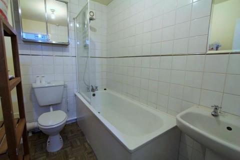 1 bedroom flat to rent, Thistle Court, Bream Close , Tottenham, London, N17