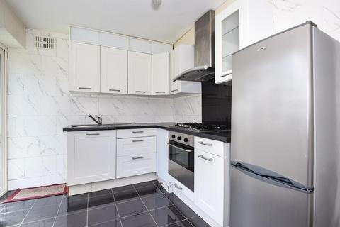 2 bedroom maisonette to rent, Sylvia Avenue,  Pinner,  HA5