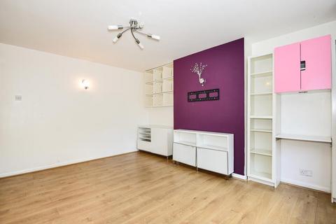 2 bedroom maisonette to rent, Sylvia Avenue,  Pinner,  HA5