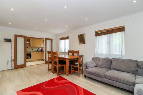 2 bedroom flat for sale, Metropolitan Place, 80 Rickmansworth Road, Watford, WD18