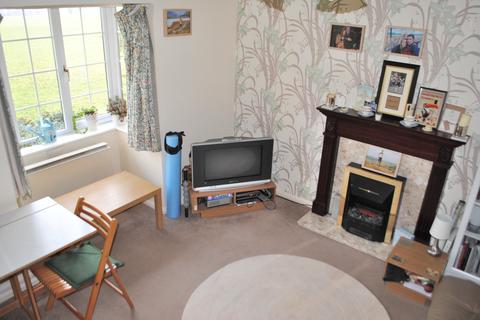 2 bedroom property to rent, CRERAN WALK