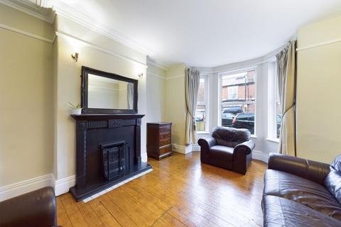 3 bedroom semi-detached house to rent - Whitelake Avenue, Flixton, Trafford,  M41 5QN