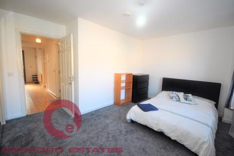 3 bedroom flat to rent, Bemerton Street, Kings Cross, London N1