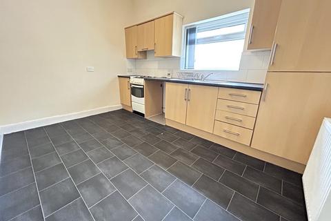 2 bedroom apartment to rent, Prestwich, Manchester M25