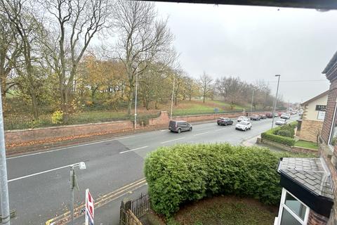 2 bedroom apartment to rent, Prestwich, Manchester M25