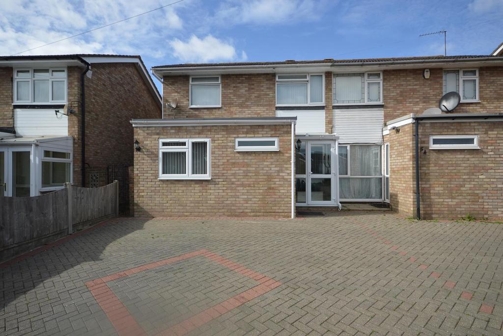 Udall Gardens, Collier Row, Romford, Essex, RM5 3 bed end of terrace