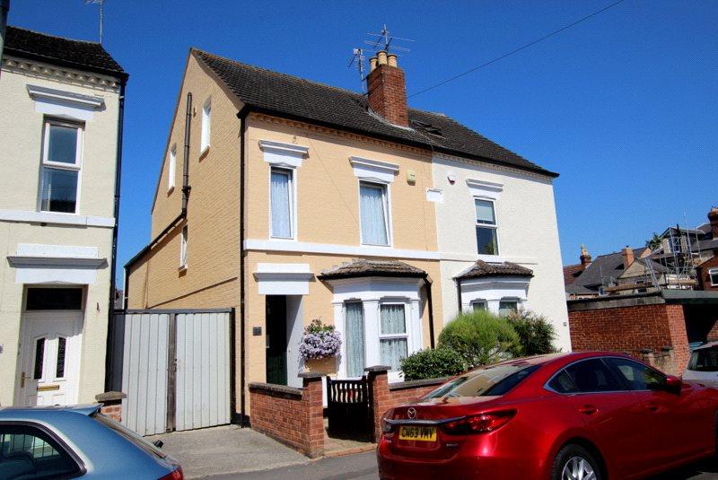 Henry Road, Gloucester, GL1 4 bed semidetached house £290,000