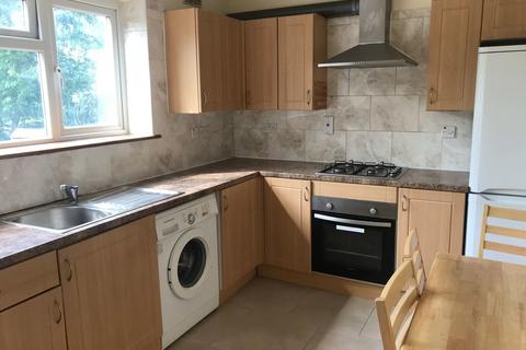 2 bedroom apartment to rent, Woodlands Grove, Isleworth