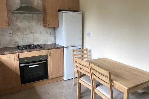 2 bedroom apartment to rent, Woodlands Grove, Isleworth