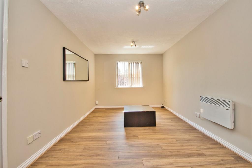 Garth Court, 28 Northwick Park Road... 1 bed flat £1,495 pcm (£345 pw)