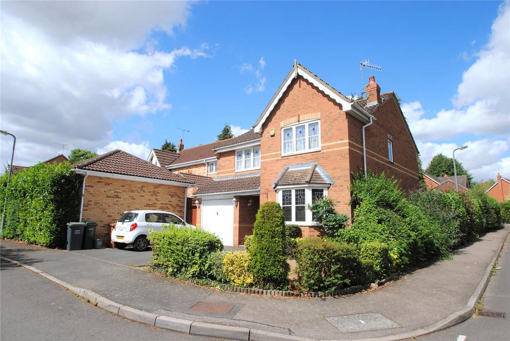 Edinburgh Drive, Abbots Langley, Hertfordshire, WD5 4 bed detached house for sale £799,950